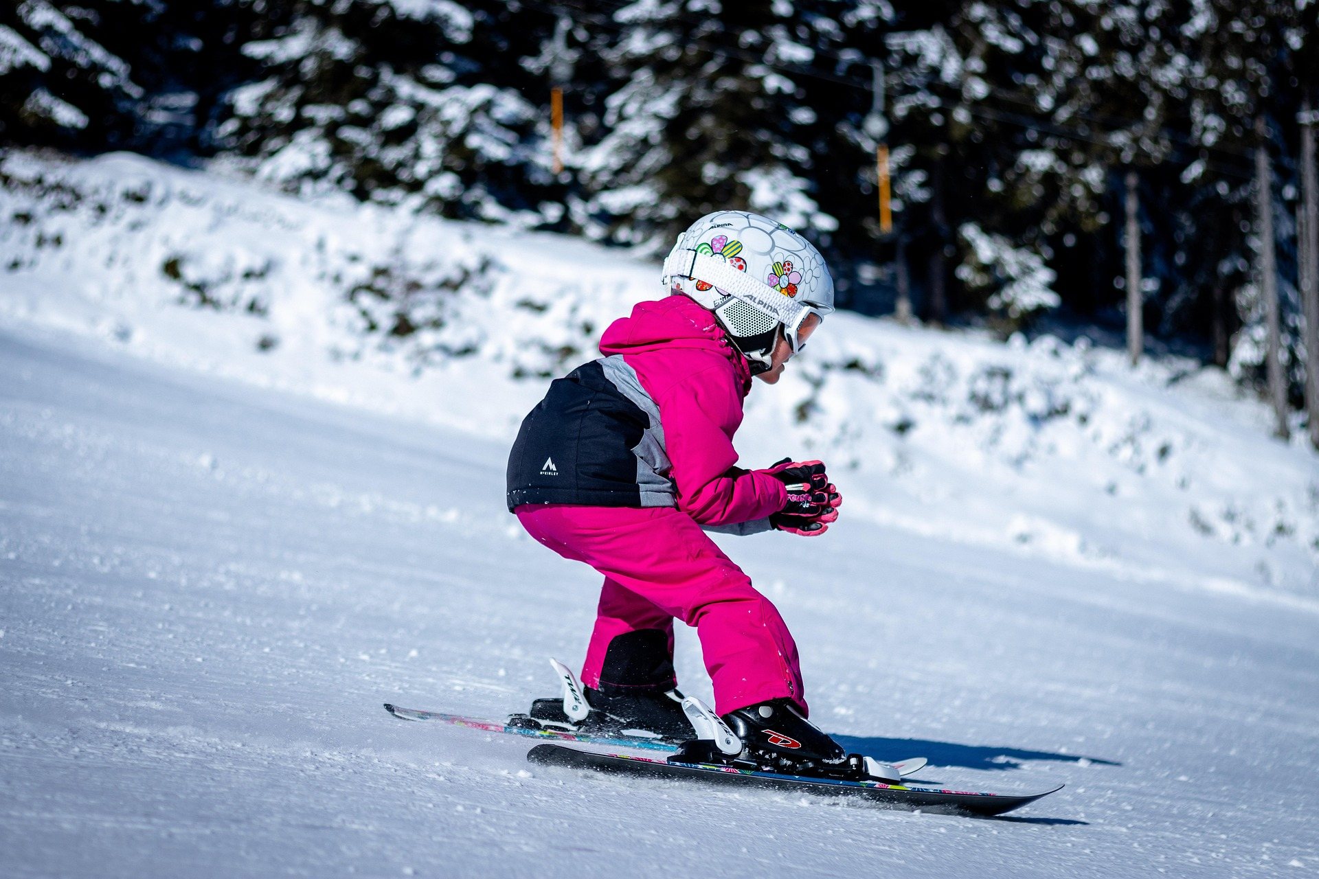 Kind beim Skifahren in der Skischule St. Moritz
